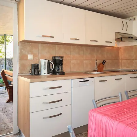 בית נופש Margeta By Interhome Lakmartin